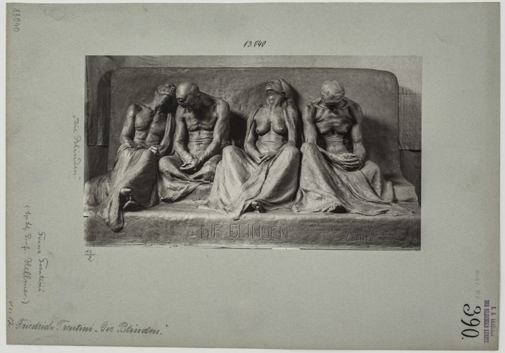 Riproduzione dell'opera "Die Blinden", opera con cui Trentini vinse il premio del Corso di scultura tenuto dal professor Hellmer nel 1906 Presso l'Accademia di Belle Arti di Vienna.